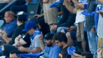 Los aficionados de los Dodgers abarrotaron el parque para el tercero de la serie ante Cachorros.