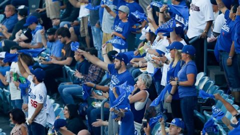 Los aficionados de los Dodgers abarrotaron el parque para el tercero de la serie ante Cachorros.