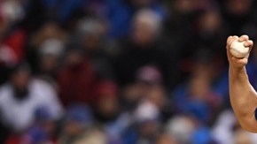 Jake Arrieta estuvo sólido en el montículo de Chicago durante el juego dos de la Serie Mundial.