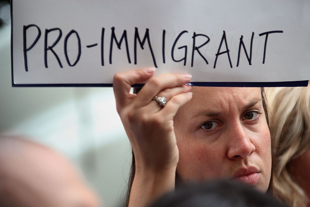 Ante la posible embestida de Trump contra los inmigrantes, es necesario estar alerta e informado. Scott Olson/Getty Images