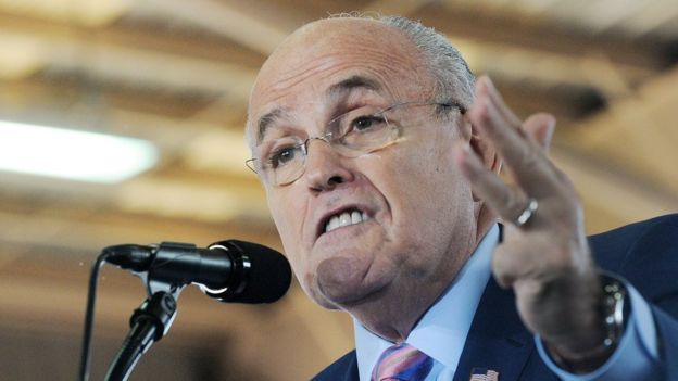 Giuliani: "Los muertos generalmente votan por los demócratas en lugar de por los republicanos".