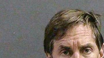 Jeffrey Scott Jones, de Huntington Beach, fue condenado por violar a una familiar de trece años de su novia.