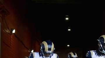 Jeff Fisher, coach de Rams, espera que el equipo se adapte rápido a la diferencia de horas .
