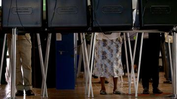 Electores votan el pasado viernes en Miami, donde hay voto en persona por adelantado.
