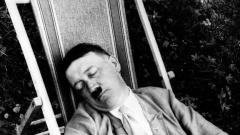 Hitler comenzó con inyecciones de glucosa y vitaminas. Pocos años después, se inyectaba hormonas y esteroides y después pasó a las drogas duras, como metanfetaminas.