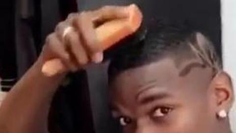 Paul Pogbá presume su nuevo corte de cabello.