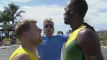 Usain Bolt sí que sabe divertirse y publicitar su imagen hasta en sus vacaciones.