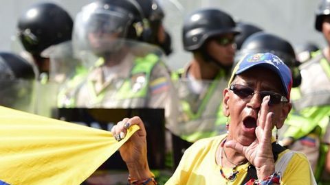 Este miércoles miles de personas protestaron contra el gobierno de Nicolás Maduro en Venezuela.