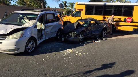 El siniestro tuvo lugar en Lake Forest y dejó a dos personas con heridas moderadas y un tercer herido leve.