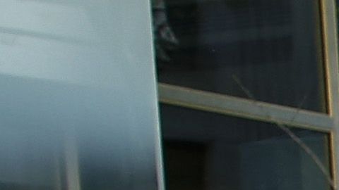 Los abogados Mann (i) y Rody (d), defensores de los venezolanos Efraín Antonio Campo Flores y Francisco Flores de Freitas, salen de un tribunal.