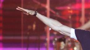 Esta no es la primera ocasión en la que Enrique se ve envuelto en una polémica de estas características.