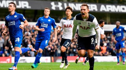 La gloria del campeonato quedó muy atrás para un Leicester que ahora lucha para no descender.