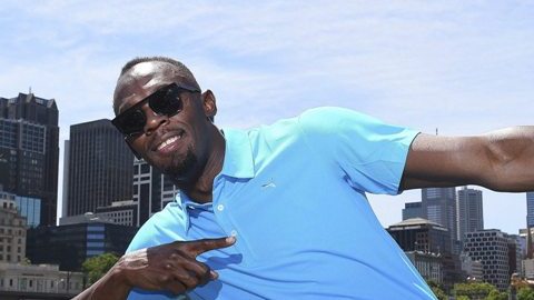 Usain Bolt, podría jugar futbol tras su retiro de las pistas.