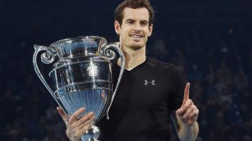 Andy Murray se impuso a Djokovic y se va del 2016 en la cima.