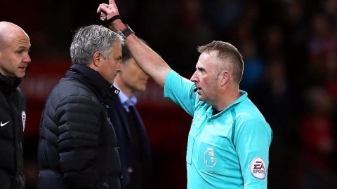 José Mourinho se sigue portando mal en la Premier League.