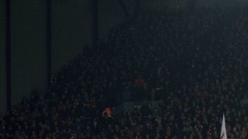 El minuto de silencio en Anfield en honor a las víctimas del vuelo siniestrado del Chapecoense, fue simplemente estremecedor.