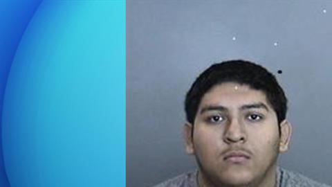 Daniel Martínez, de 18 años, es acusado de abusar de dos niñas en un centro de cuidado infantil.