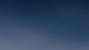 Para ver un "arcoíris blanco", uno debe tener el sol detrás.