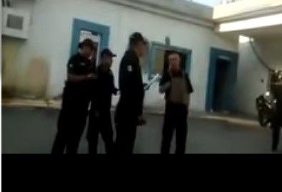 Fue grabado por sus subordinados