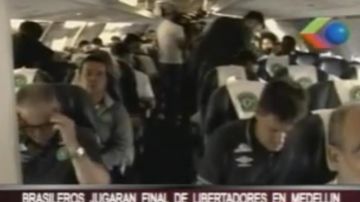 La televisión boliviana grabó un documento estremecedor a minutos de que el avión siniestrado de la empresa Lamia despegara de Santa Cruz.