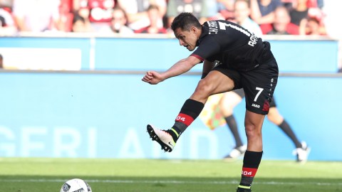 Chicharito con el Leverkusen