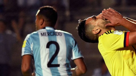 Argentina vence 3-0 a Colombia
