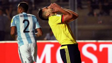 Argentina vence 3-0 a Colombia
