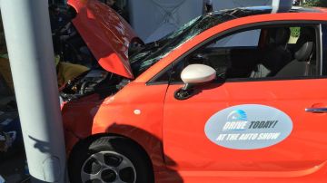 El vehículo, un Fiat, se estrelló contra las personas en un circuito donde los visitantes podían conducir autos de prueba.