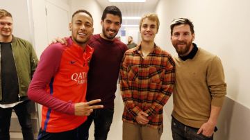 Justin Bieber con la MSN del FC Barcelona.
