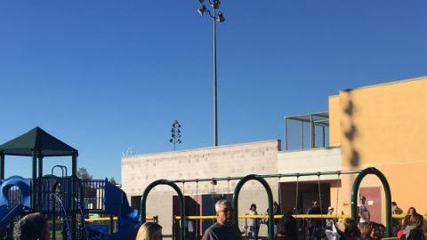 En el centro recreacional de Delano, se reportan contratiempos.