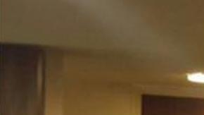 Larry Fitzgerald, receptor de los Cardinals en la NFL, posa orgulloso tras haber votado.