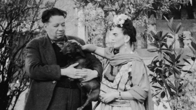 Frida Kahlo y el muralista Diego Rivera mantuvieron una relación tempestuosa. GETTY IMAGES