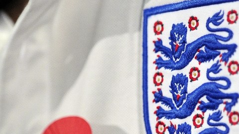 Inglaterra quiere y va a usar la amapola en su partido frente a Escocia.