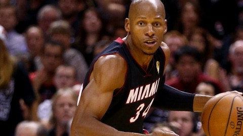 Allen se va como el máximo líder en anotación de triples de la NBA.