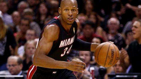 Allen se va como el máximo líder en anotación de triples de la NBA.