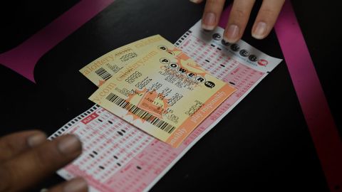 El premio mayor de Powerball crece a $402 millones.