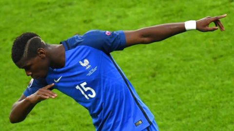 Paul Pogba y su ya famoso Dab, aquí con la selección francesa.