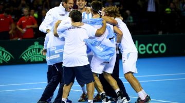Argentina logra por primera vez un título de Copa Davis.