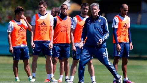 Bauza espera a sus estrellas de Barcelona para terminar de armar el plantel que enfrentará a Brasil.