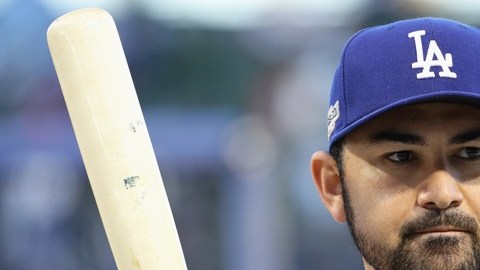 Adrián González va con los Chicago Cubs.