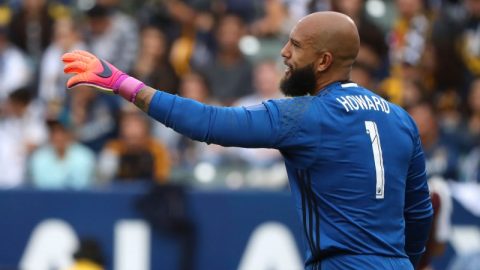 Tim Howard, el legendario portero estadounidense, detuvo dos penales de los tres fallados por el Galaxy, para llevar al Colorado Rapids a la siguiente ronda.