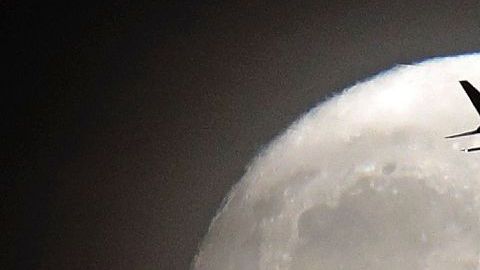 La superluna estará visible esta noche.