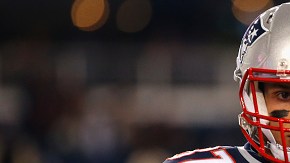 Gronkowski sufrió un fuerte choque con Earl Thomas.