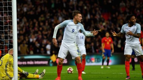 Jamie Vardy y su peculiar festejo ante la Roja en Wembley.