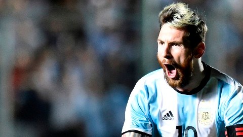 El festejo del gol que hizo Lionel Messi de tiro libre ante Colombia.
