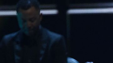 Prince Royce y Gerardo Ortiz deleitaron a los asistentes con el tema "Moneda".