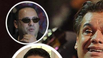 Juan Gabriel y sus hijos Alberto Aguilera Jr. (arriba) e Iván Aguilera.