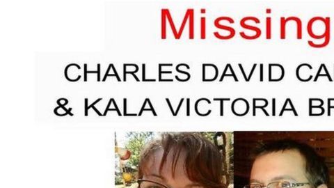 Tras la desaparición de la pareja, alguien empezó a usar la cuenta de Facebook de Charlie Carver y hasta compartió el cartel policial de búsqueda.