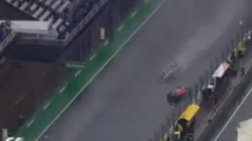 Un accidente que pudo ser muchísimo peor, el de Kimi Raikkonen en Interlagos.