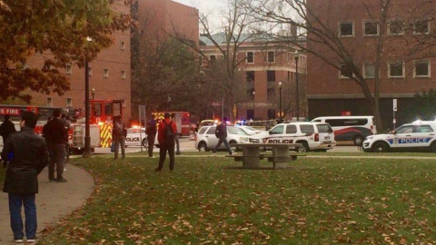 Las autoridades siguen en busca de la persona responsable en la Universidad Estatal de Ohio.